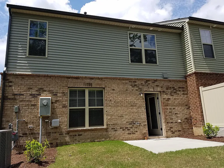 2104 Chipley Dr — Photo 7