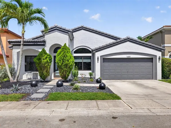 1603 E Harmony Lake Cir, Davie, FL 33324