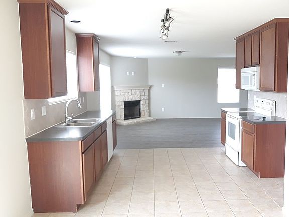 5th image of 8521 Star Thistle Dr