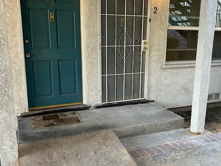 476 E Woodbury Rd #2 — Photo 3