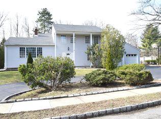 31 Farrand Dr, Parsippany, NJ 07054