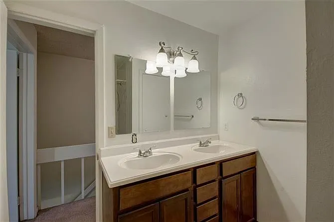 1065 University Ave #219 — Photo 36