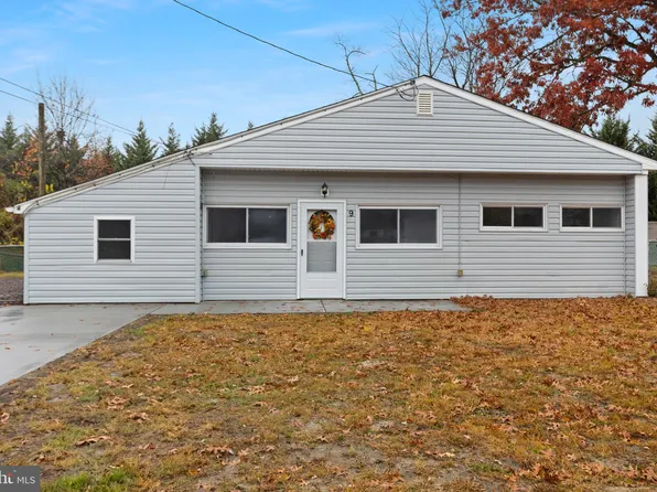 9 Crescent Dr, Browns Mills, NJ 08015