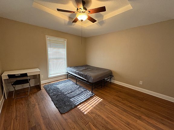 5th image of 2000 Azalea St