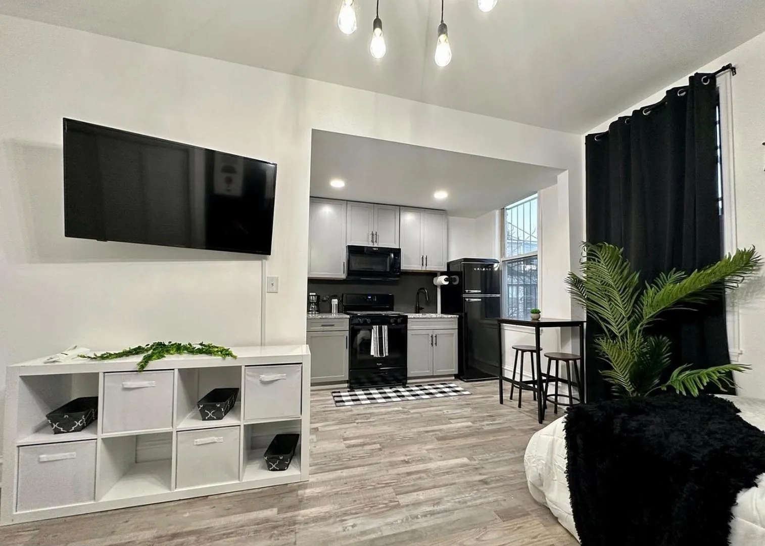1825 Madison Ave - Unit 2 — Photo 2