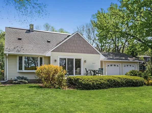 2575 Lake Elmo Ave N, Lake Elmo, MN 55042