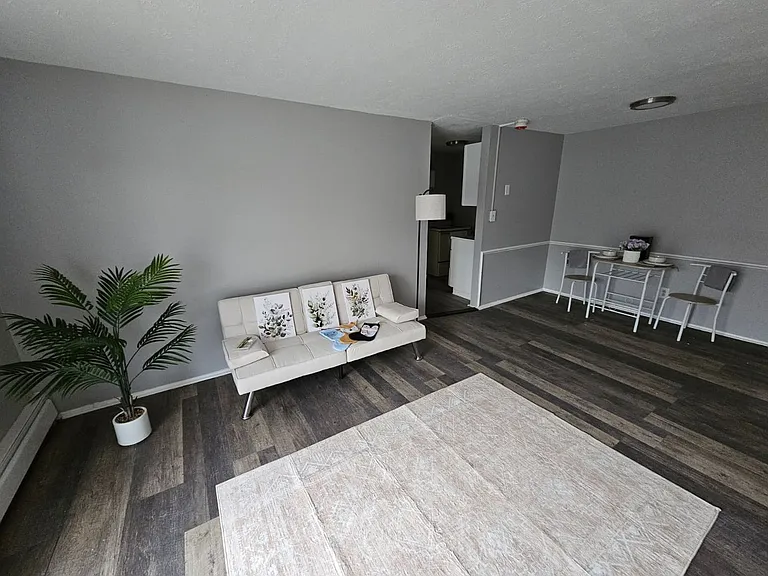 13420 Euclid Ave — Photo 56