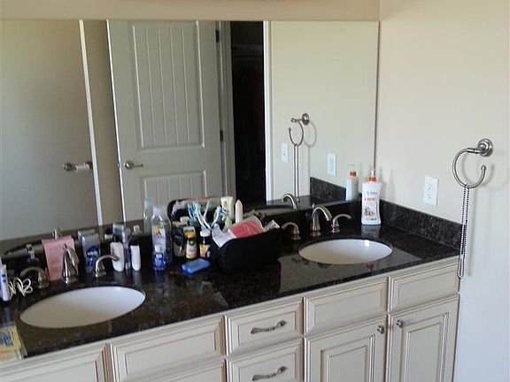 5th image of 125 Oxford Ln