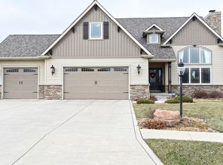 1252 Tuscany Dr, Valparaiso, IN 46385