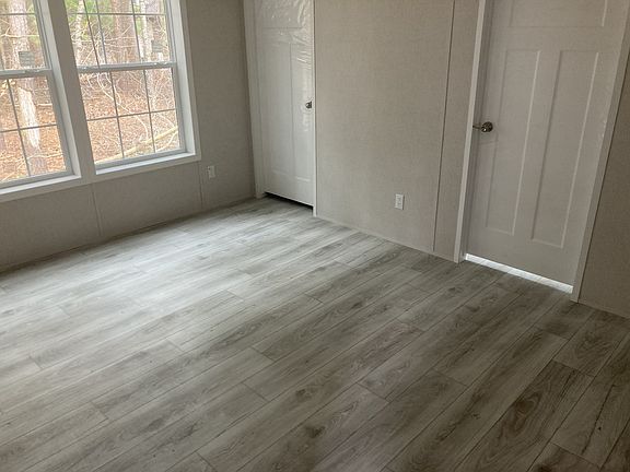 5th image of 4 Timber Ln #T004