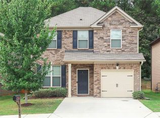 5689 Grande River Rd, College Park, GA 30349
