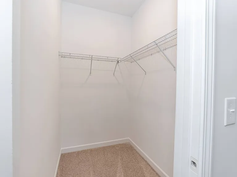 220 E Granville St — Photo 22