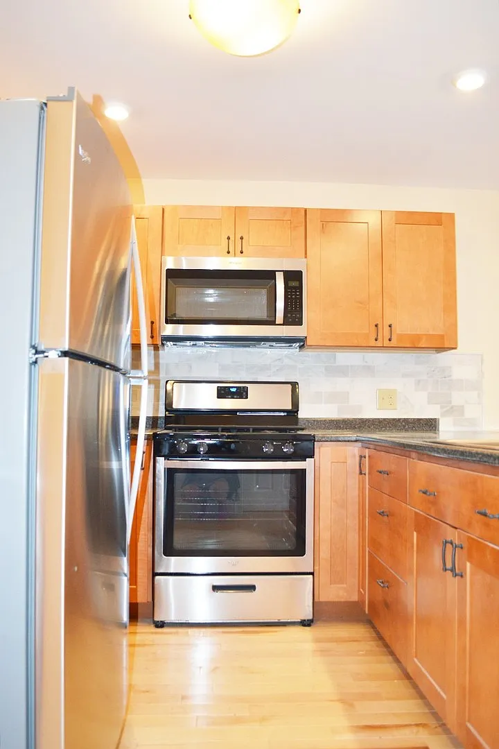 16 Peru St, Burlington, VT | Newly Renovated 5 Bedroom House with Garage | June 2027 — Photo 4