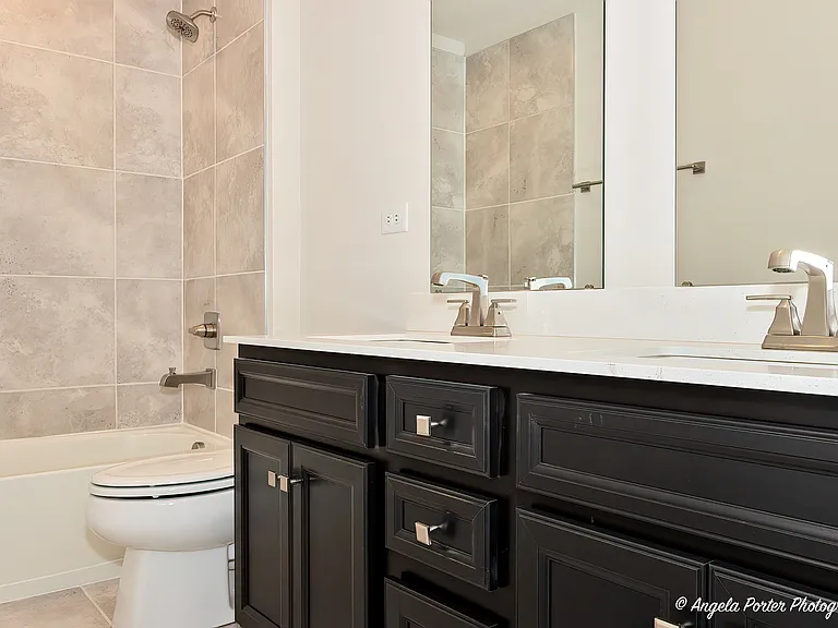 Modern Bathroom Oasis