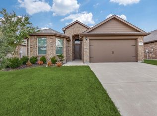 545 Houndstooth Dr, Fort Worth, TX 76131
