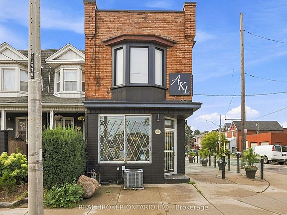 4th image of 1438A Dufferin St