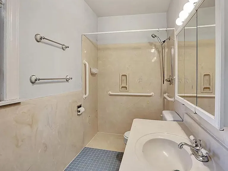 930 N El Paso St #1 — Photo 12