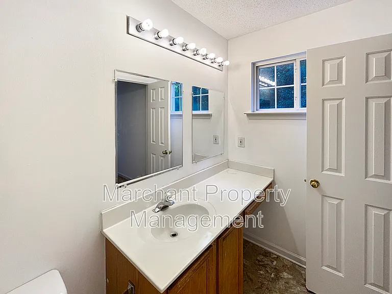 1 Appleton Ln — Photo 15