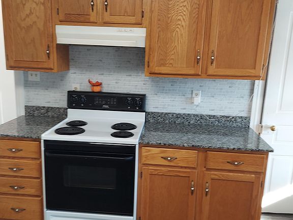 5th image of 105 New St #527