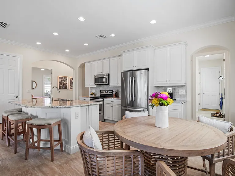 11518 Giulia Dr — Photo 4