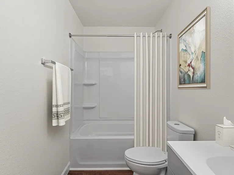 Green Door Apartments — Photo 105