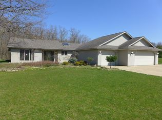 18969 Station Rd, Columbia Station, OH 44028