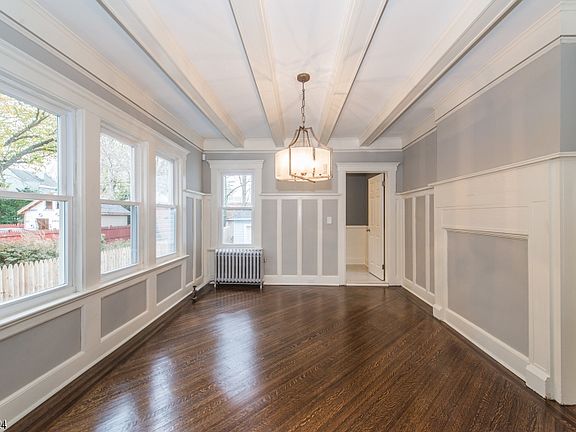4th image of 99 Sanford St