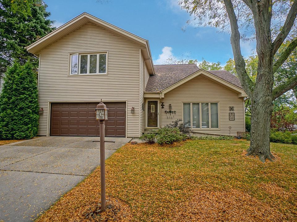 1st image of 2721 Lancaster Dr