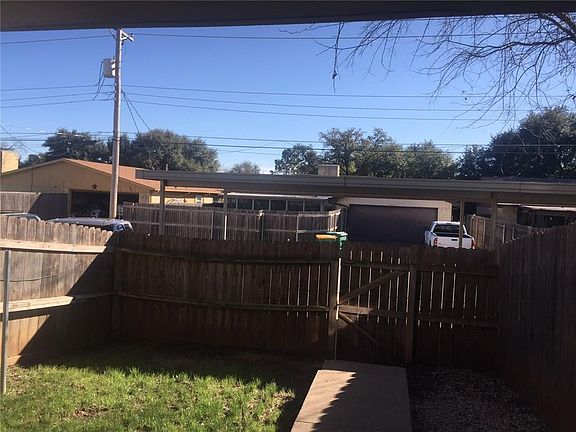 4th image of 1526 Barbara Dr