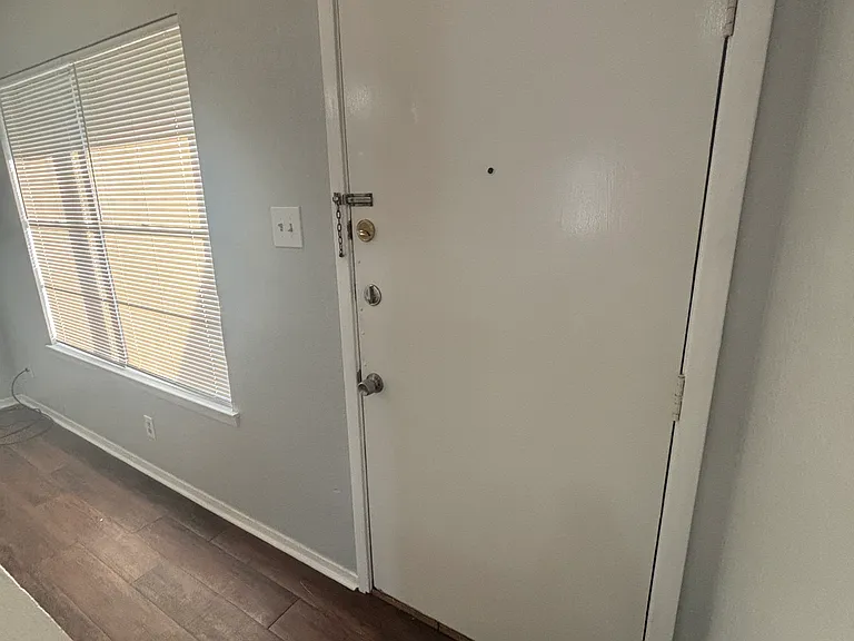 2124 Sanger Ave #104 — Photo 5