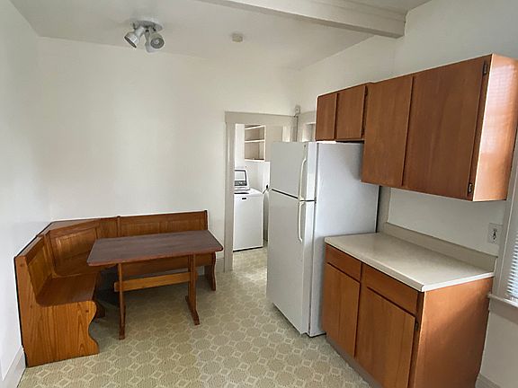 1st image of 476 Alcatraz Ave