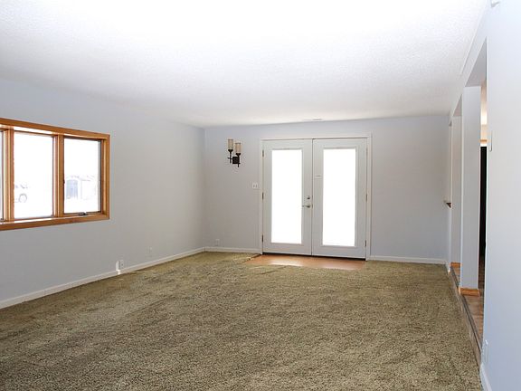 5th image of 420 S 1st St