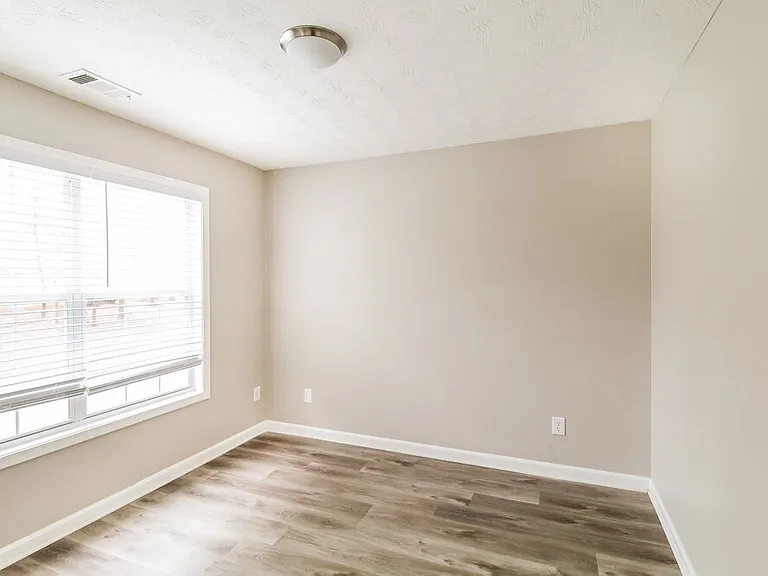 110 Rosewood Cir — Photo 17