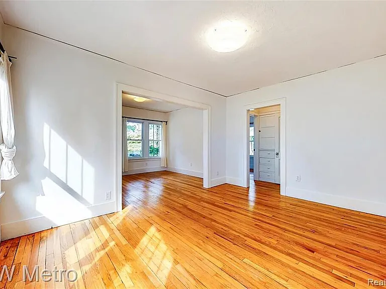 865 W Marshall St — Photo 11