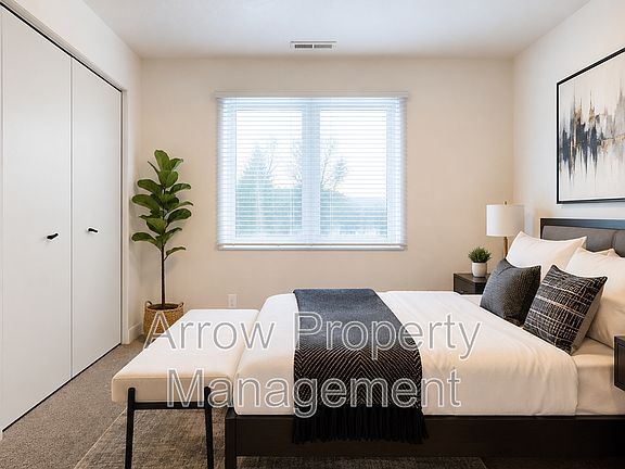5th image of 2323 T St Unit 10