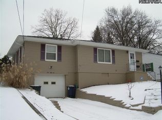 156 E Ralston Ave, Akron, OH 44301