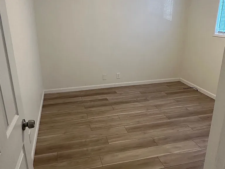 1905 Dawn Ct — Photo 9