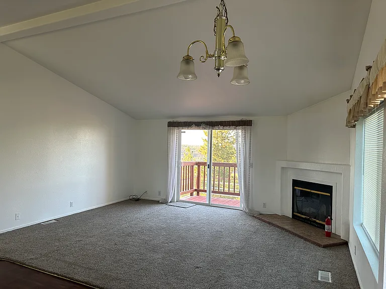 N Prairie Crest Rd — Photo 20