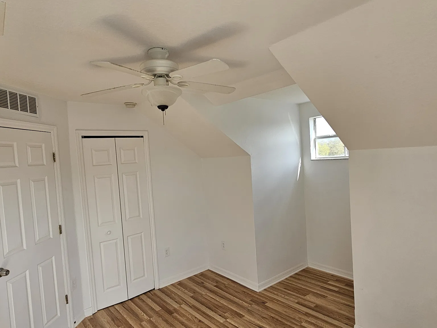 4 bed, 1800 sqft, $2,000 — Photo 3