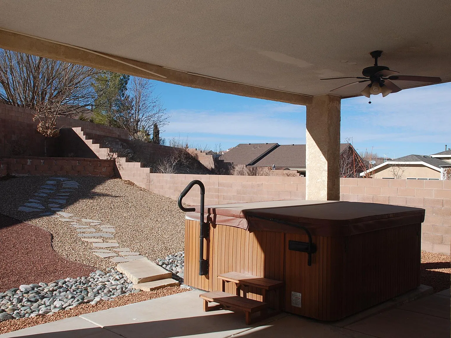 5 bed, 2.5 bath, 3116 sqft, $2,400 — Photo 4