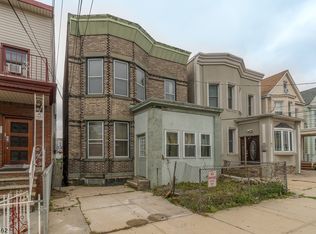 915 18th St, Union City, NJ 07087