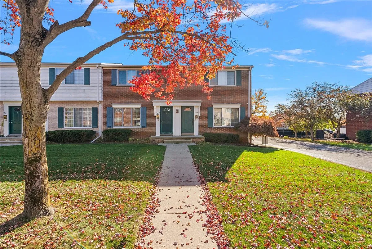 2 bed, 1.5 bath, 946 sqft, $2,000 — Photo 1