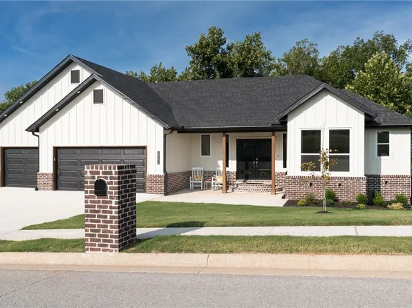 2161 Hopkins Ln, Pea Ridge, AR 72751