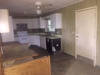 4th image of 3121 NE Chantilly Dr