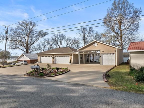 2nd image of 875 Carter Dr