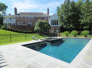 1 Wrenfield Ln, Darien, CT 06820