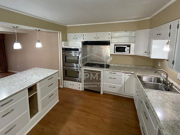 3rd image of 3656 Haughton Ln