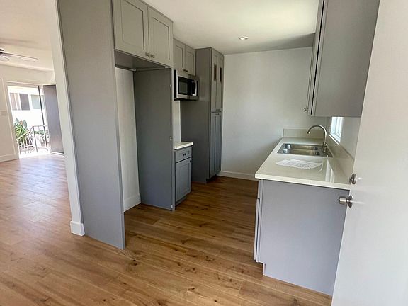 Full Size Brand New Kitchen
