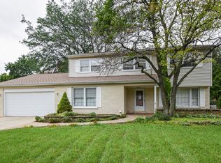 444 Ridge Ct, Roselle, IL 60172