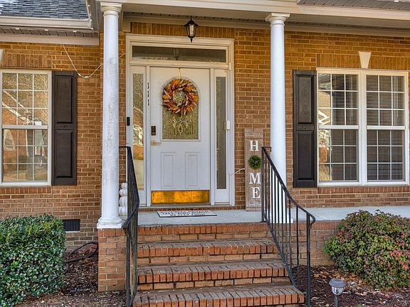 3rd image of 111 Willow Oak Loop